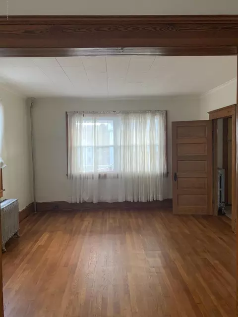 416 Delaware Ave, Olyphant, PA 18447 photo 4