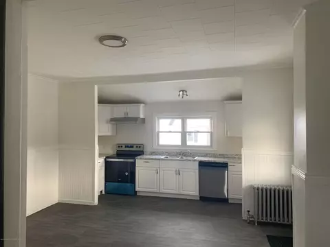 416 Delaware Ave, Olyphant, PA 18447 photo 2