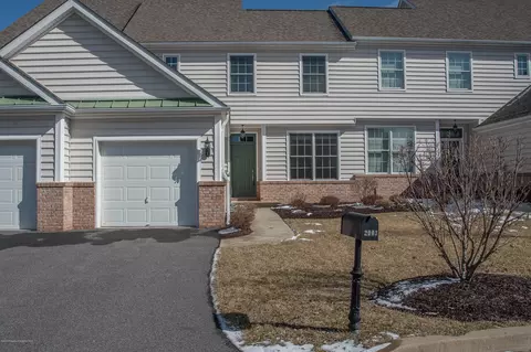 2003 Robinson Close, Moosic, PA 18507 photo 1