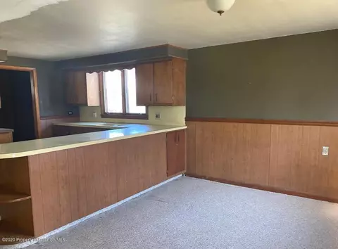 3 Porter St, Simpson, PA 18407 photo 3