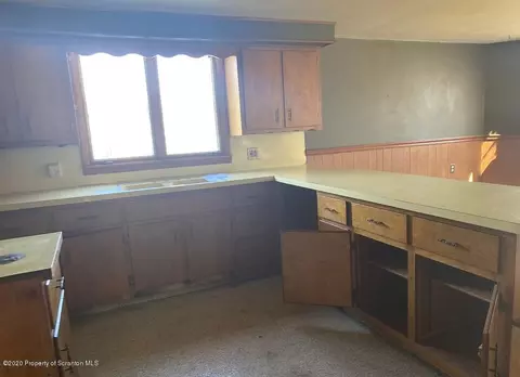 3 Porter St, Simpson, PA 18407 photo 7