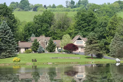 2440 Milwaukee Rd, Clarks Summit, PA 18411 photo 2