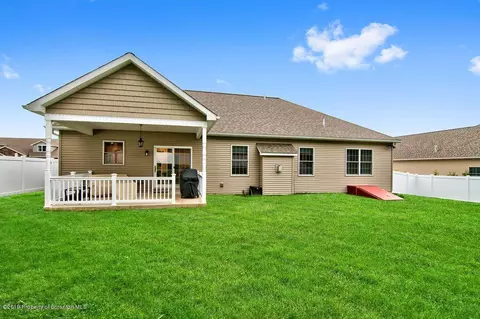 100 Forest Dr, Eynon, PA 18403 photo 2