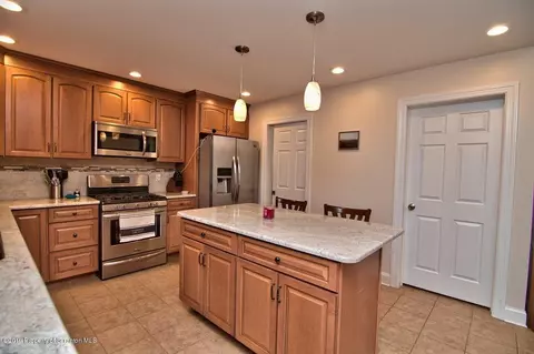100 Forest Dr, Eynon, PA 18403 photo 15