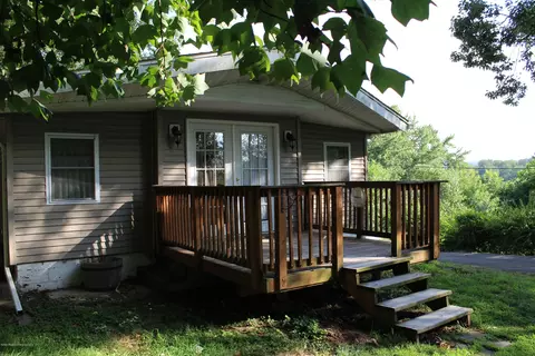 3082 Falls Rd, Falls, PA 18615 photo 2