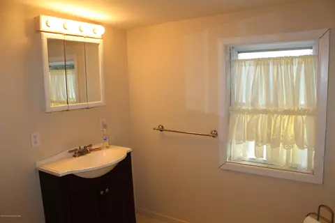 3082 Falls Rd, Falls, PA 18615 photo 10