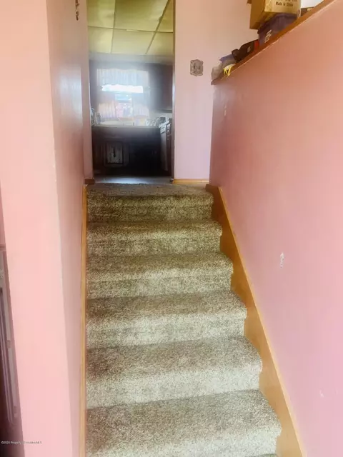 1226 Mowery St, Old Forge, PA 18518 photo 5