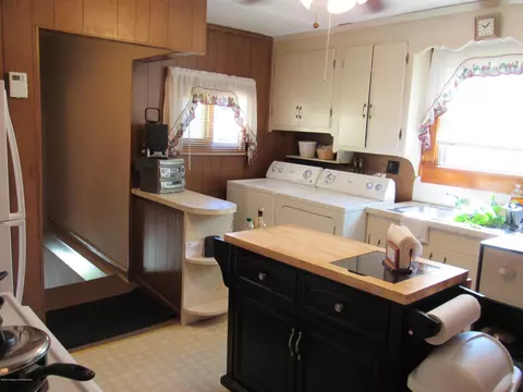 174 E Pine St, Dunmore, PA 18512 photo 24