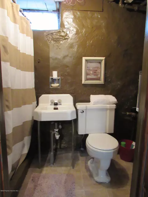 174 E Pine St, Dunmore, PA 18512 photo 28