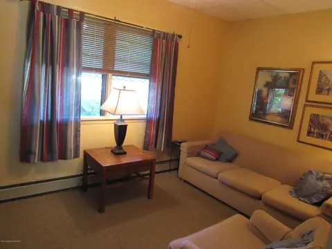 174 E Pine St, Dunmore, PA 18512 photo 13