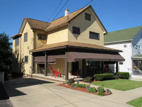 174 E Pine St, Dunmore, PA 18512 photo 1