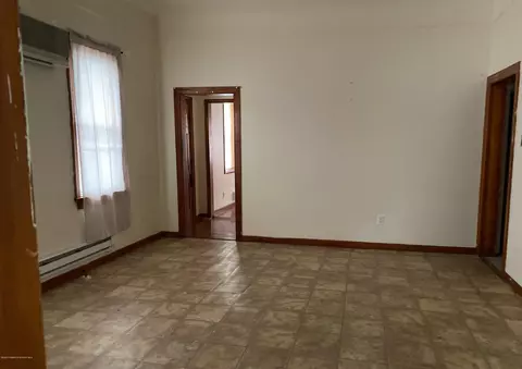 701 Maple St, Old Forge, PA 18518 photo 4