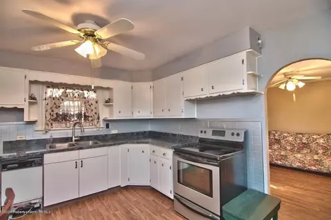 813 E Scott St, Olyphant, PA 18447 photo 41
