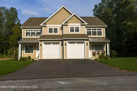 629 1st St, Archbald, PA 18403 photo 6