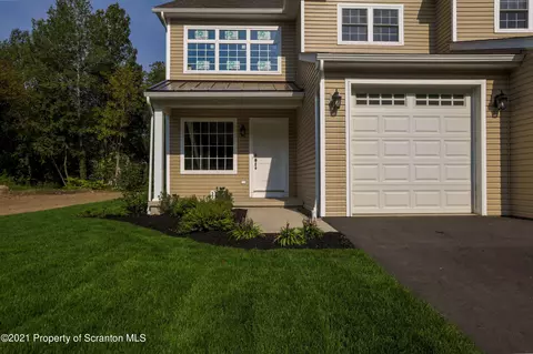 629 1st St, Archbald, PA 18403 photo 2