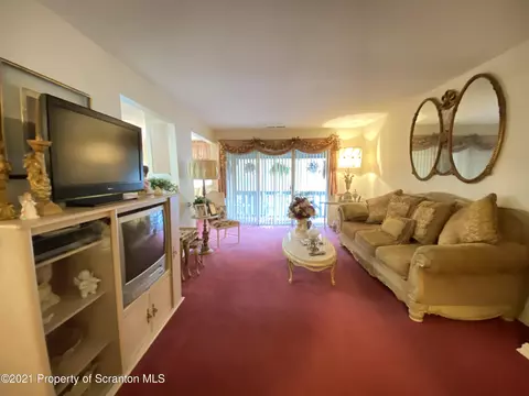 1409 Summit Pointe, Scranton, PA 18508 photo 5