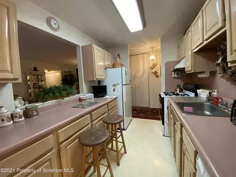 1409 Summit Pointe, Scranton, PA 18508 photo 8