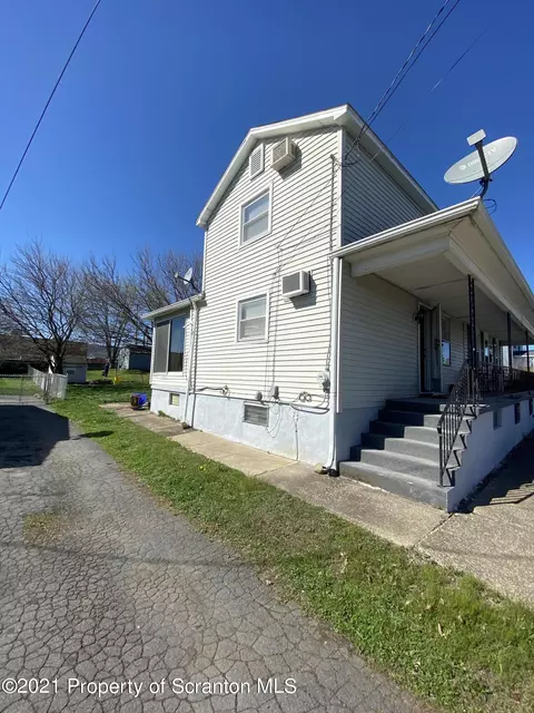 243 Pine St, Old Forge, PA 18518 photo 4