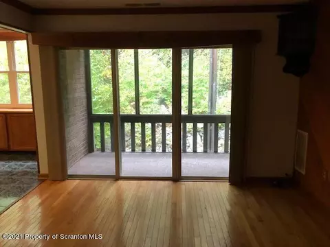 1705 Summit Pointe, Scranton, PA 18508 photo 8