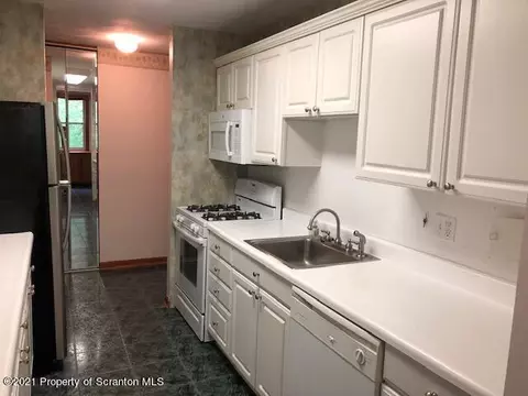 1705 Summit Pointe, Scranton, PA 18508 photo 5