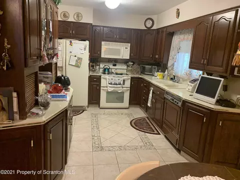 897 Moosic Rd, Old Forge, PA 18518 photo 5