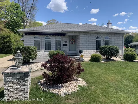 897 Moosic Rd, Old Forge, PA 18518 photo 2