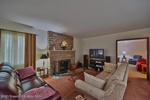 127 E Grace St, Old Forge, PA 18518 photo 11