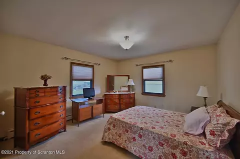 127 E Grace St, Old Forge, PA 18518 photo 35