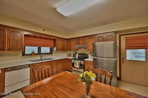 127 E Grace St, Old Forge, PA 18518 photo 21