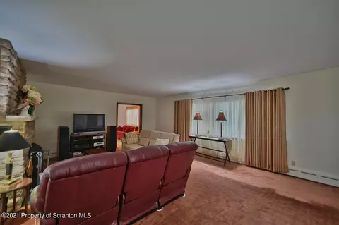127 E Grace St, Old Forge, PA 18518 photo 10