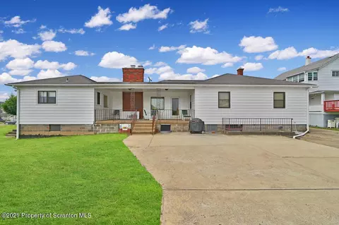 127 E Grace St, Old Forge, PA 18518 photo 4