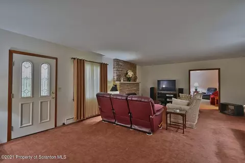 127 E Grace St, Old Forge, PA 18518 photo 8