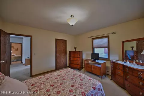 127 E Grace St, Old Forge, PA 18518 photo 38