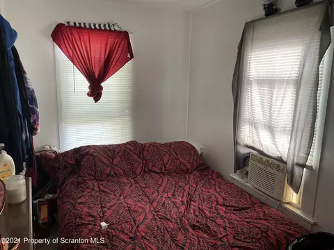1053 Springbrook Ave, Moosic, PA 18507 photo 8