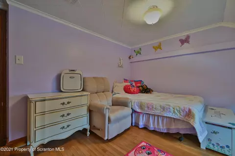 144 E Pine St, Dunmore, PA 18512 photo 11