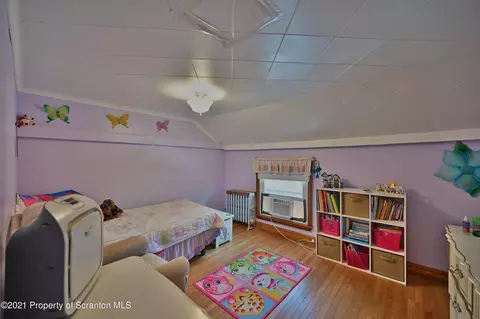 144 E Pine St, Dunmore, PA 18512 photo 10