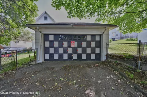 144 E Pine St, Dunmore, PA 18512 photo 34