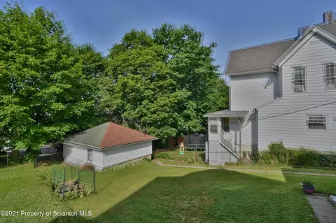 144 E Pine St, Dunmore, PA 18512 photo 38