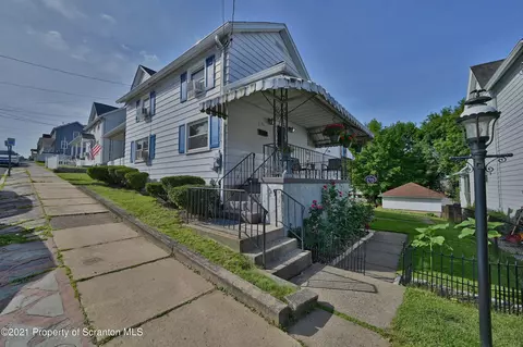 144 E Pine St, Dunmore, PA 18512 photo 2