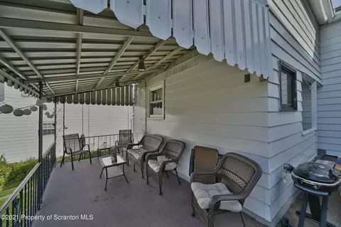 144 E Pine St, Dunmore, PA 18512 photo 31