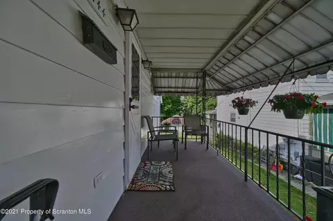 144 E Pine St, Dunmore, PA 18512 photo 3