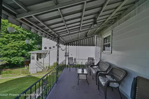144 E Pine St, Dunmore, PA 18512 photo 32