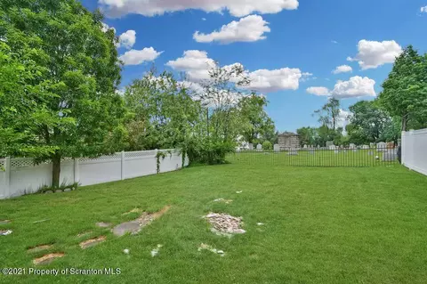 171 E Pine St, Dunmore, PA 18512 photo 39