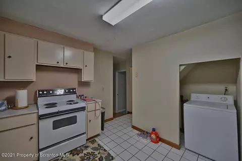 171 E Pine St, Dunmore, PA 18512 photo 15