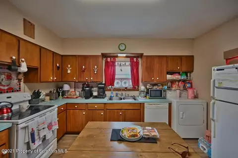 171 E Pine St, Dunmore, PA 18512 photo 27