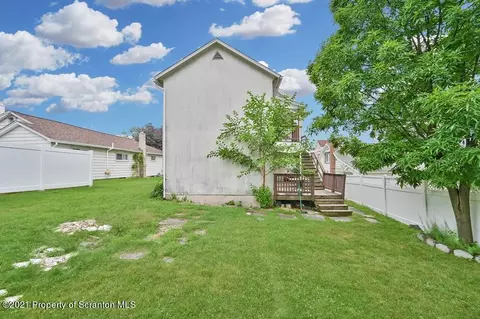 171 E Pine St, Dunmore, PA 18512 photo 3