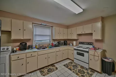 171 E Pine St, Dunmore, PA 18512 photo 14