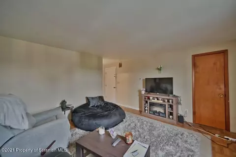 171 E Pine St, Dunmore, PA 18512 photo 9