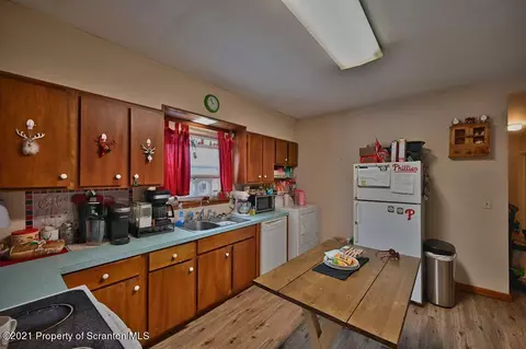 171 E Pine St, Dunmore, PA 18512 photo 28