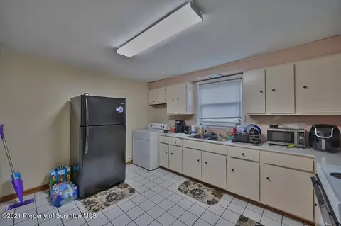 171 E Pine St, Dunmore, PA 18512 photo 12